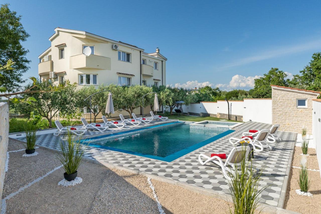 Apartman David S Bazenom Podusje Экстерьер фото